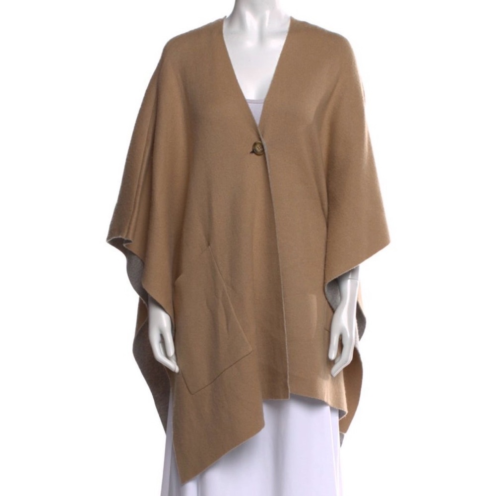 Vince
Merino Wool V-Neck poncho Sweater
Size: One Size